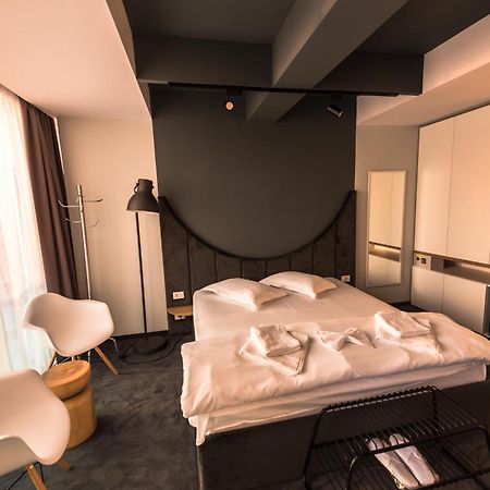 Hotel Arka Orşova エクステリア 写真