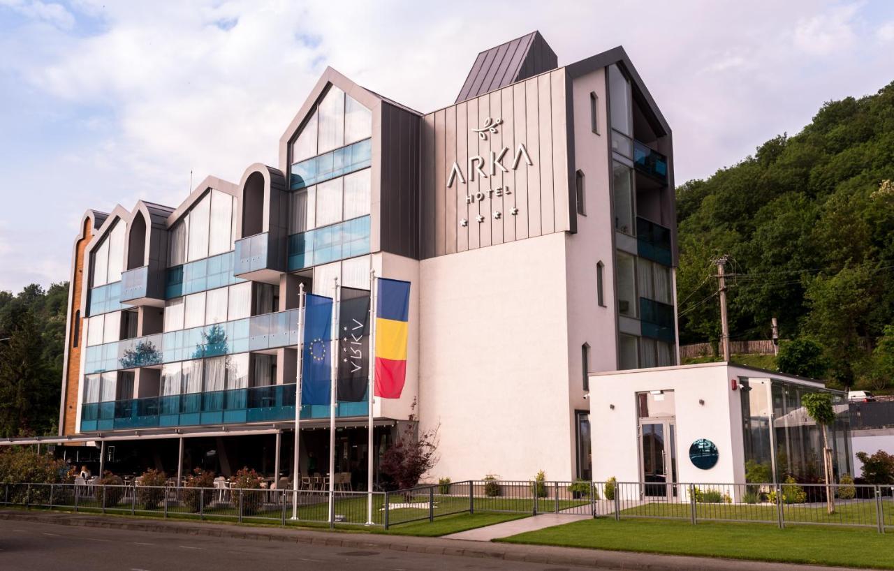 Hotel Arka Orşova エクステリア 写真