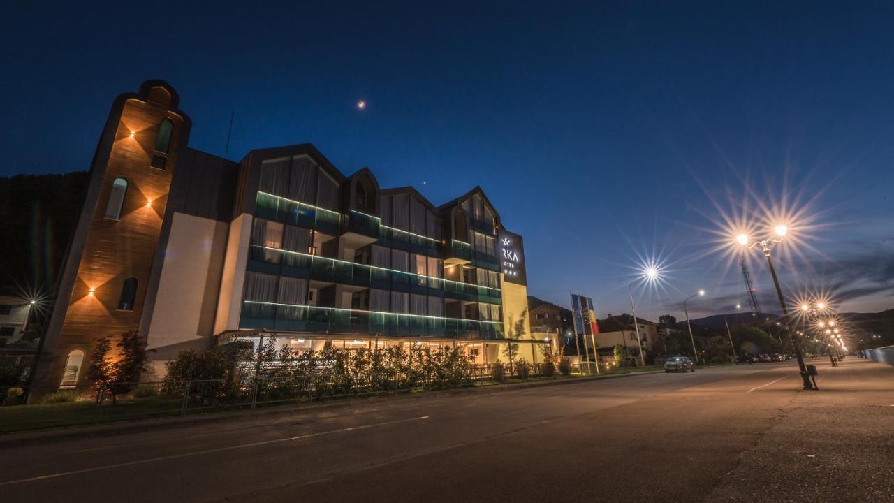 Hotel Arka Orşova エクステリア 写真