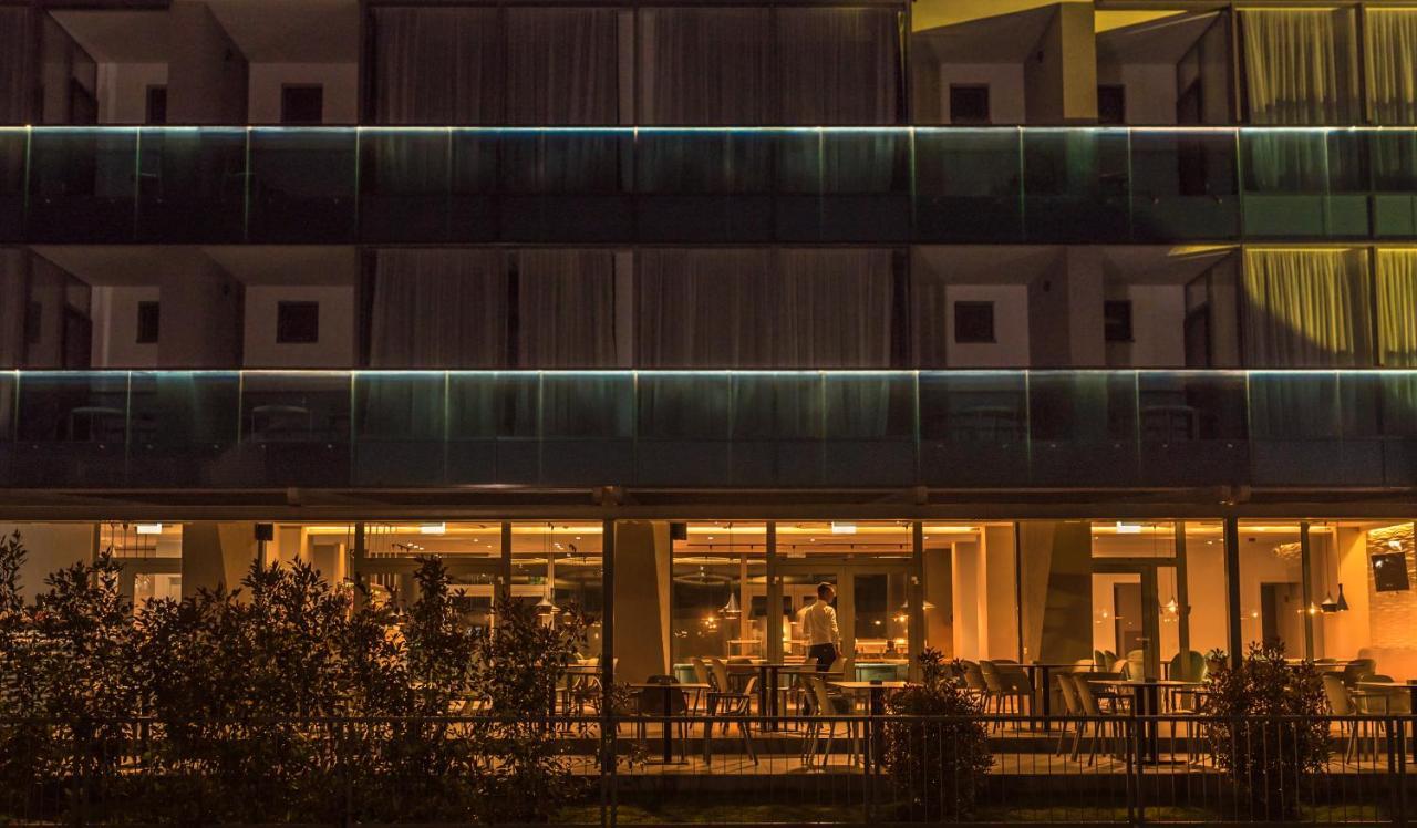 Hotel Arka Orşova エクステリア 写真