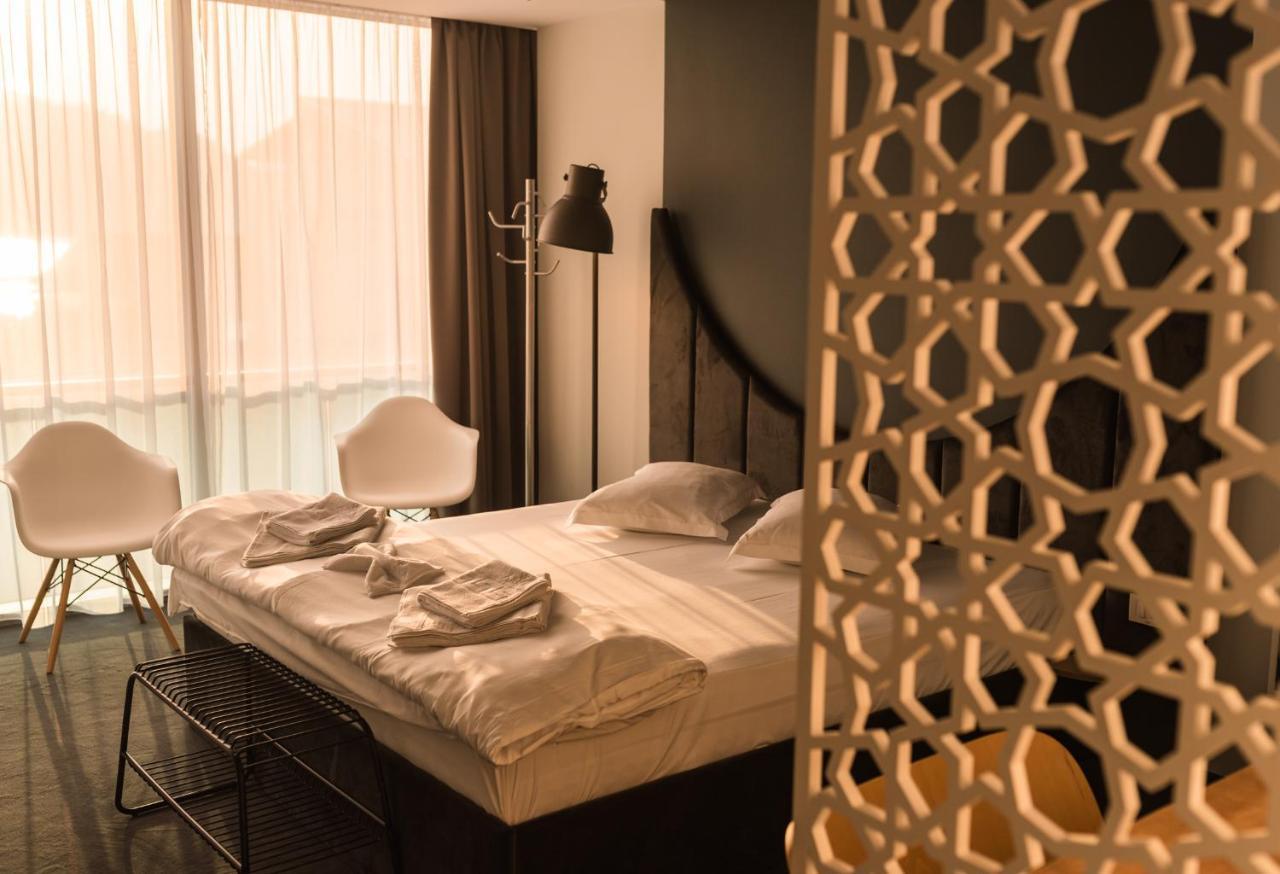 Hotel Arka Orşova エクステリア 写真